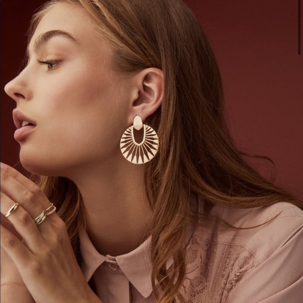 Kendra Scott Didi Sunburst Earrings